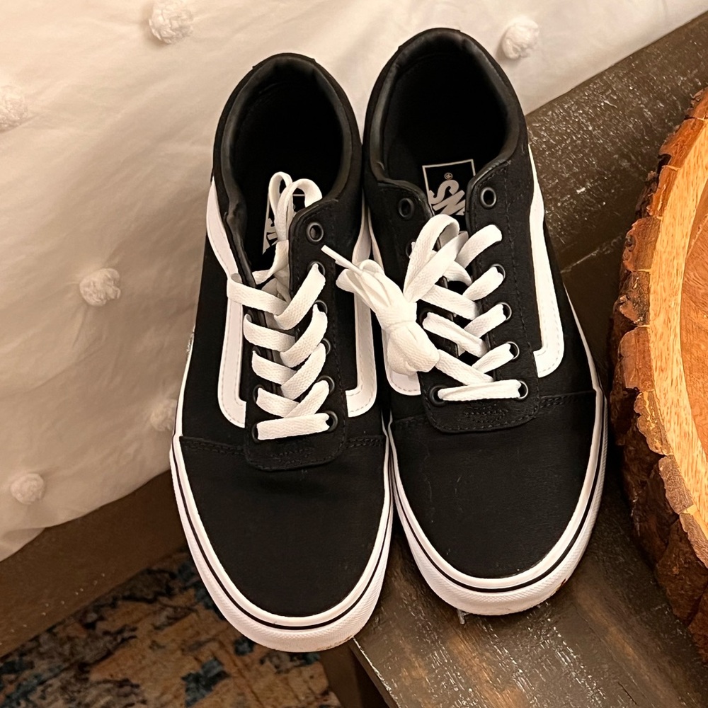 Vans Women’s Black and White Sneakers